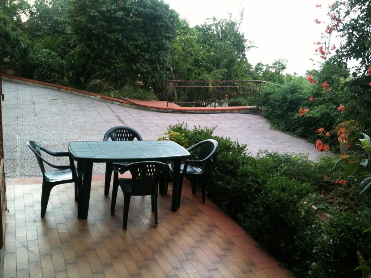 Stanza In Villa Con Giardino Vista Mare Cefalú Exterior foto