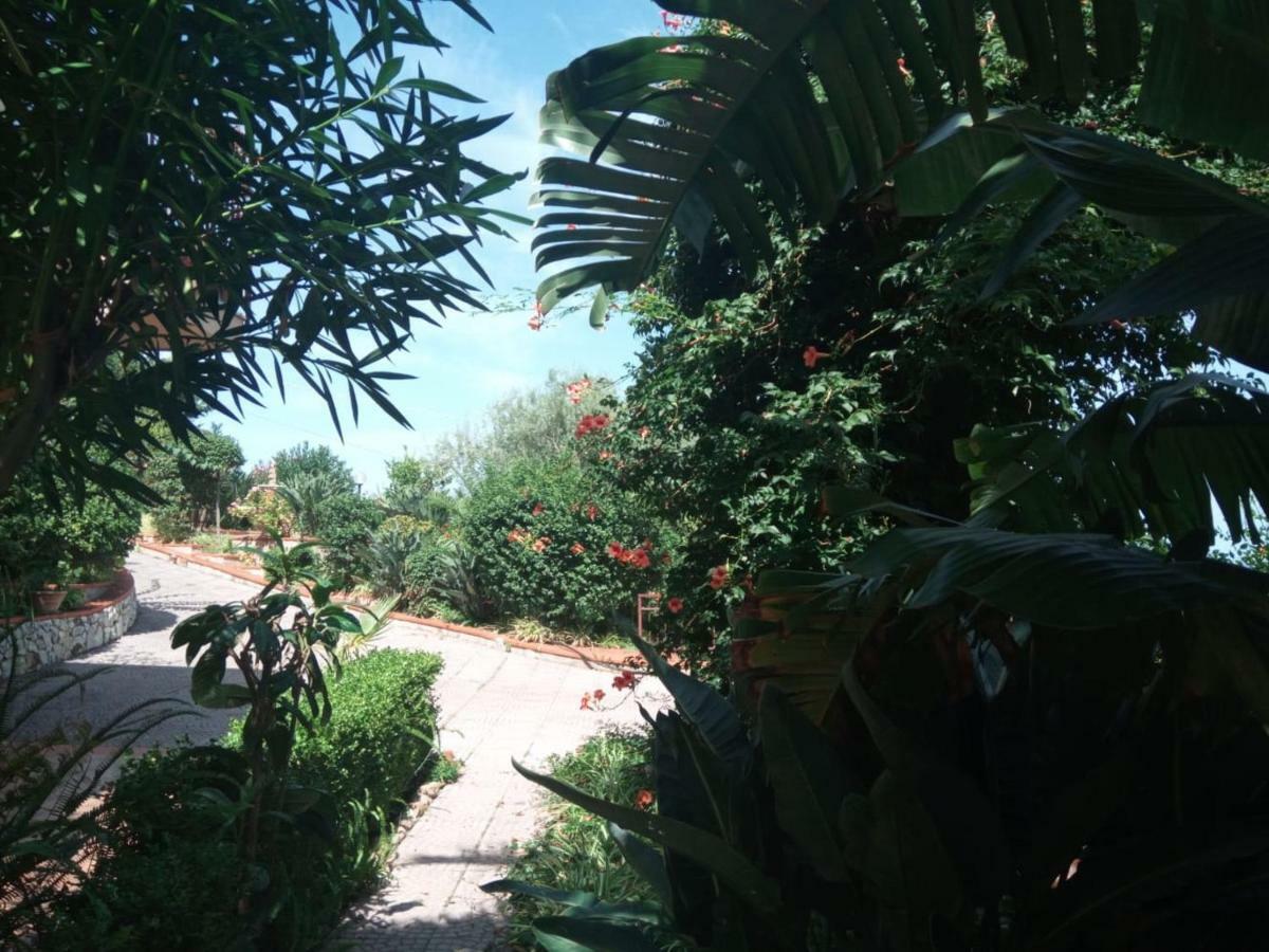 Stanza In Villa Con Giardino Vista Mare Cefalú Exterior foto